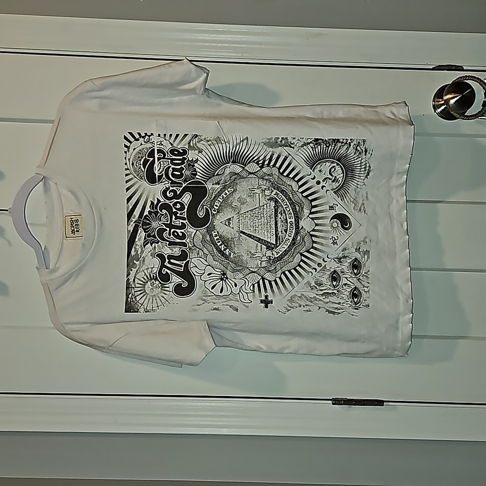 Womens Medium Modish Rebel pocket tshirt. Black and white